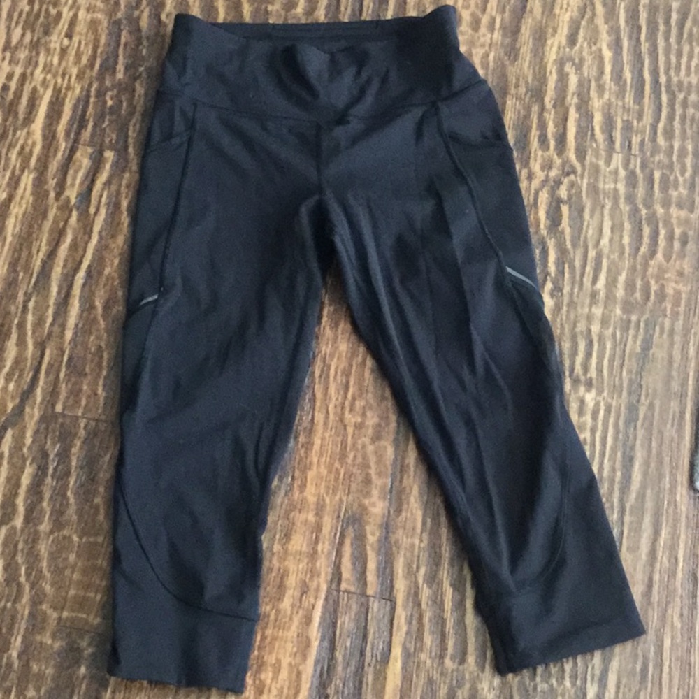 Lululemon 19” Crop - Black - Size 6